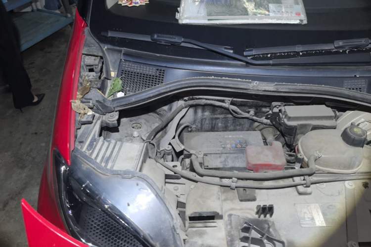 Used smart fortwo 2015 1.0L 52 kW hardtop Dynamic version Engine Bay Right