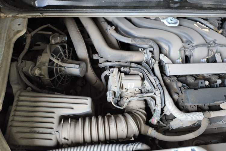 Used smart fortwo 2015 1.0L 52 kW Hardtop Passion Edition Engine Bay Right