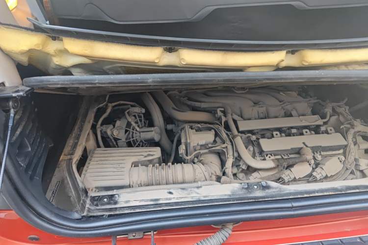 Used smart fortwo 2015 1.0L 52 kW Hardtop Passion Edition Engine Bay Right