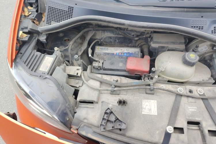 Used smart fortwo 2015 1.0L 52 kW hardtop Dynamic version Engine Bay Right
