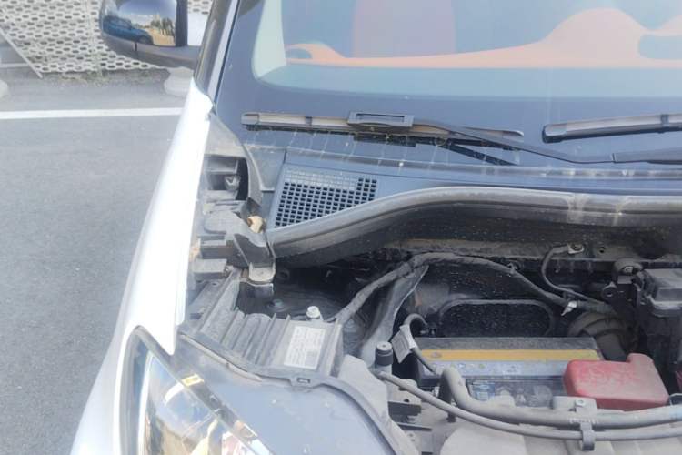 Used smart fortwo 2015 1.0L 52 kW Hardtop Passion Edition Engine Bay Right