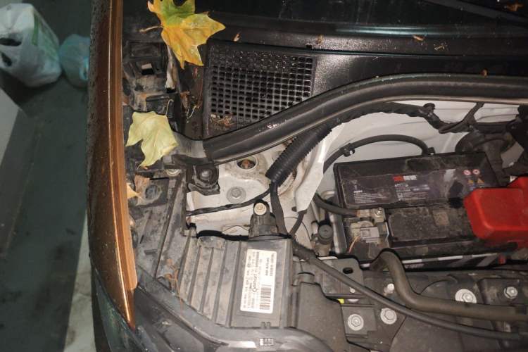 Used smart fortwo 2015 1.0L 52 kW hardtop Dynamic version Engine Bay Right