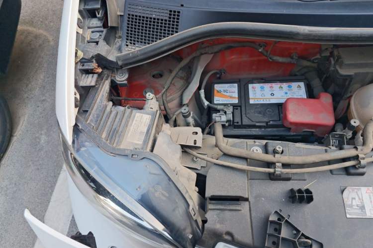 Used smart fortwo 2015 1.0L 52 kW Hardtop Passion Edition Engine Bay Right