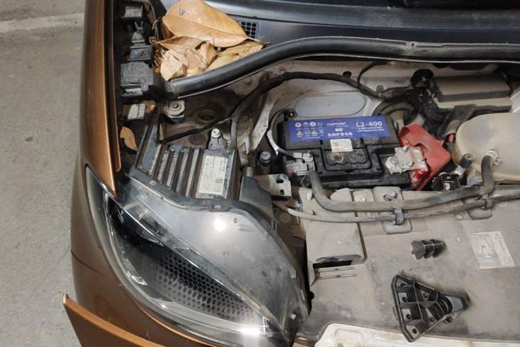 Used smart fortwo 2015 1.0L 52 kW Hardtop Passion Edition Engine Bay Right