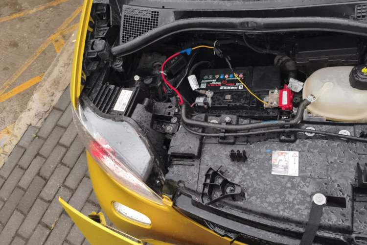 Used smart fortwo 2015 1.0L 52 kW Hardtop Passion Edition Engine Bay Right
