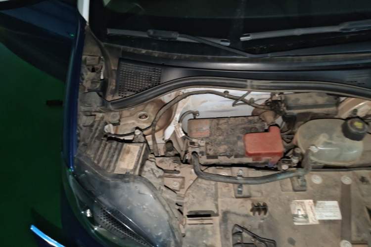 Used smart fortwo 2015 1.0L 52 kW Hardtop Passion Edition Engine Bay Right