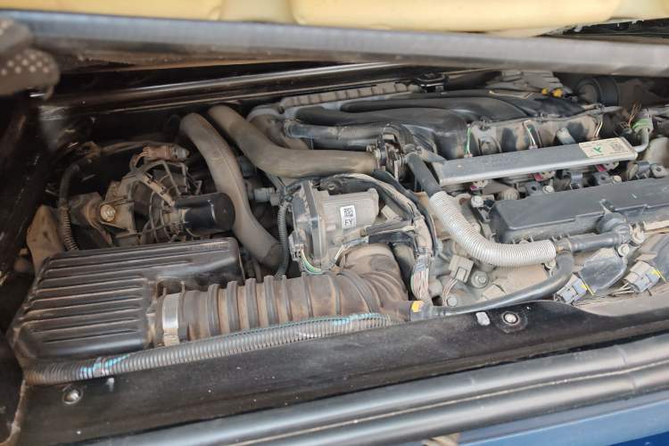 Used smart fortwo 2015 1.0L 52 kW Hardtop Passion Edition Engine Bay Right