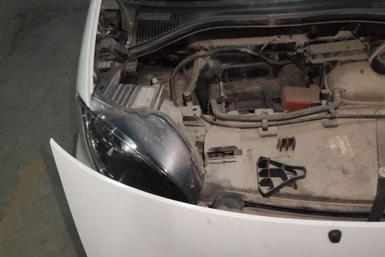 Used smart fortwo 2015 1.0L 52 kW Hardtop Passion Edition Engine Bay Right