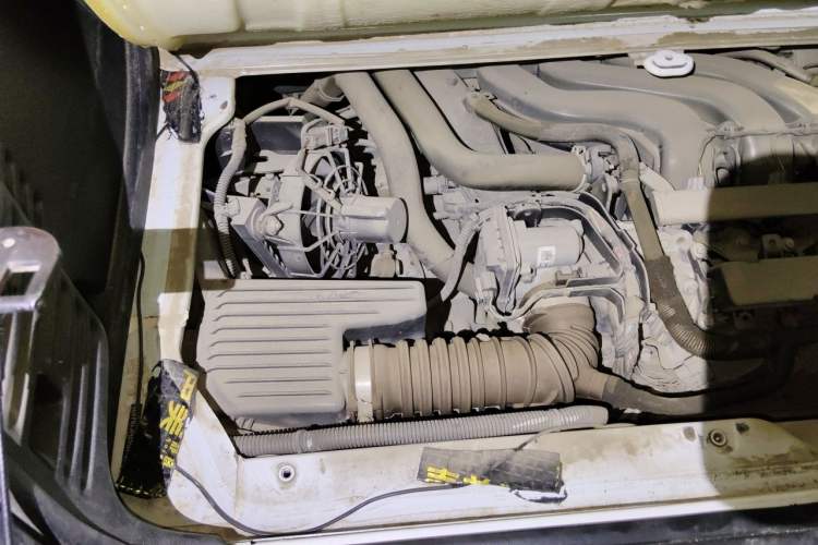 Used smart fortwo 2015 1.0L 52 kW Hardtop Passion Edition Engine Bay Right