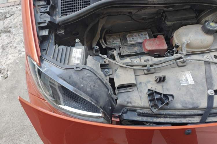 Used smart fortwo 2015 1.0L 52 kW Hardtop Passion Edition Engine Bay Right