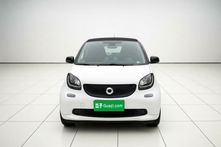 Used smart fortwo 2015 1.0L 52 kW hardtop Dynamic version Front