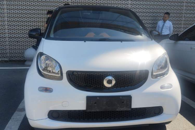 Used smart fortwo 2015 1.0L 52 kW Hardtop Passion Edition Front