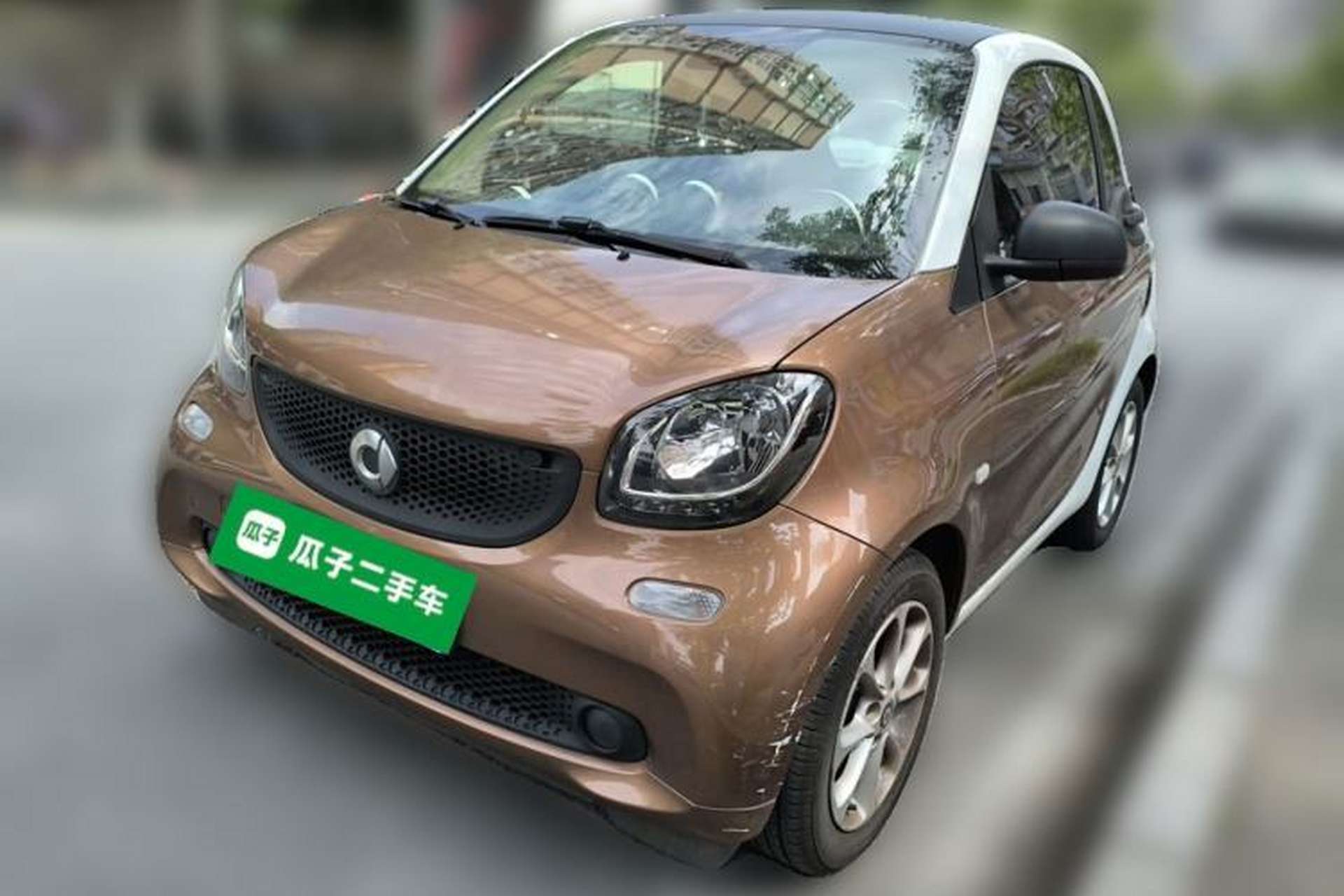 Used smart fortwo 2015 1.0L 52 kW hardtop Dynamic version Front Left 45 Deg