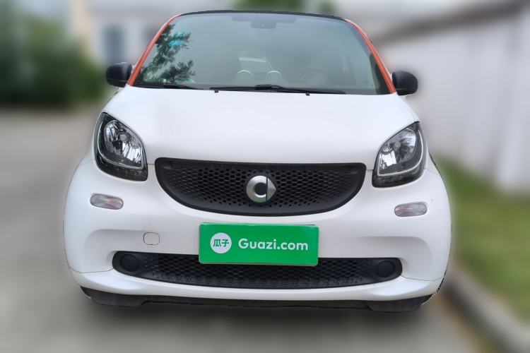 Used smart fortwo 2015 1.0L 52 kW hardtop Dynamic version Front