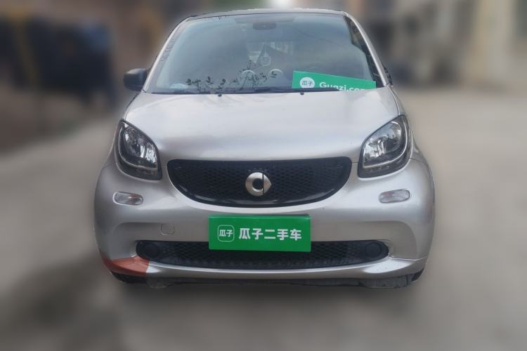 Used smart fortwo 2015 1.0L 52 kW hardtop Dynamic version Front