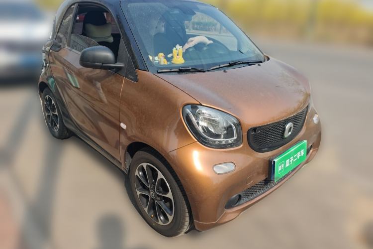 Used smart fortwo 2015 1.0L 52 kW Hardtop Passion Edition Front Right 45 Deg