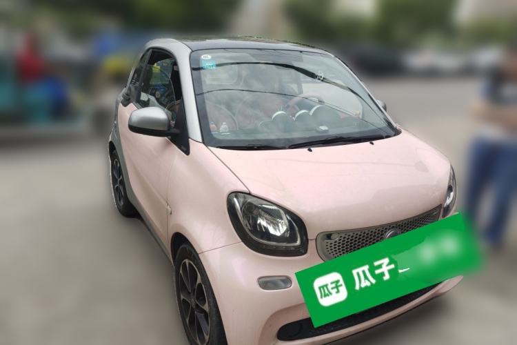 Used smart fortwo 2015 1.0L 52 kW Hardtop Passion Edition Front Right 45 Deg