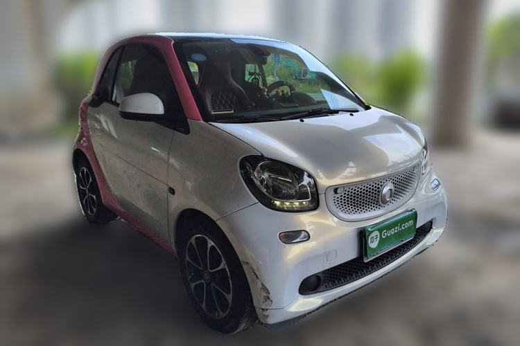 Used smart fortwo 2015 1.0L 52 kW Hardtop Passion Edition Front Right 45 Deg