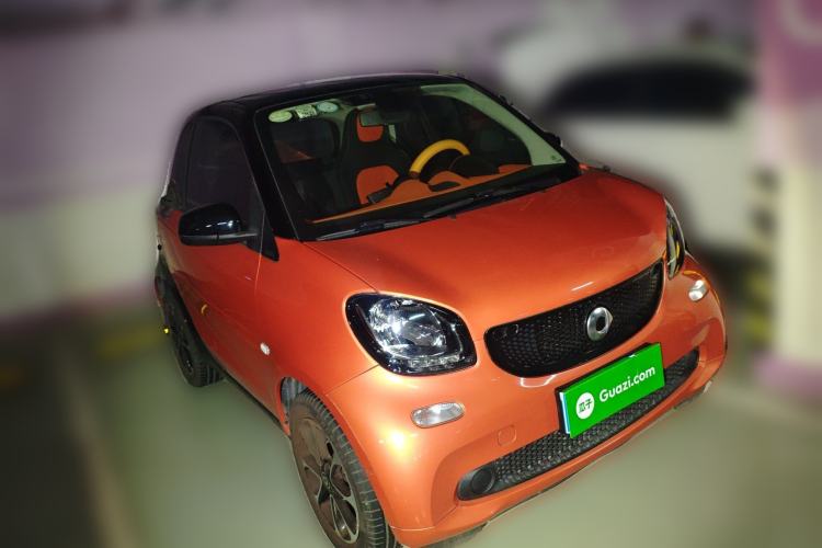 Used smart fortwo 2015 1.0L 52 kW Hardtop Passion Edition Front Right 45 Deg