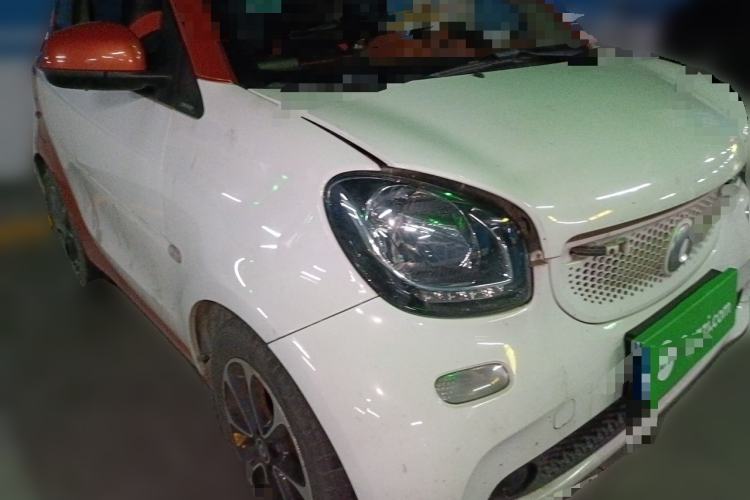 Used smart fortwo 2015 1.0L 52 kW Hardtop Passion Edition Front Right 45 Deg