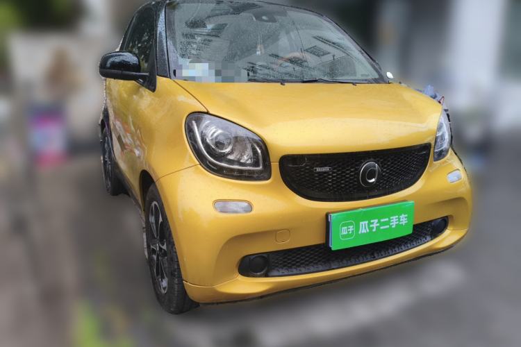 Used smart fortwo 2015 1.0L 52 kW Hardtop Passion Edition Front Right 45 Deg