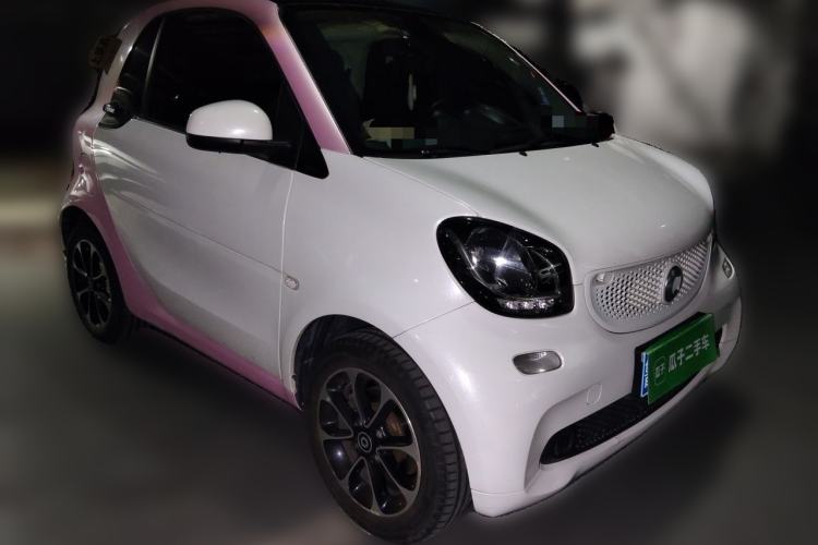 Used smart fortwo 2015 1.0L 52 kW Hardtop Passion Edition Front Right 45 Deg