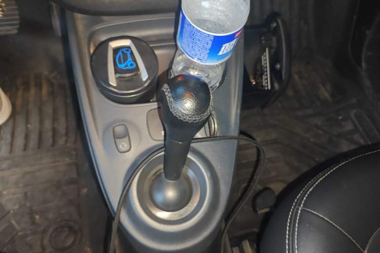 Used smart fortwo 2015 1.0L 52 kW Hardtop Passion Edition Gear Lever