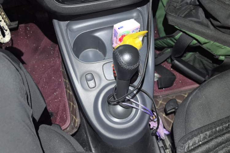 Used smart fortwo 2015 1.0L 52 kW hardtop Dynamic version Gear Lever