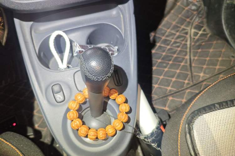 Used smart fortwo 2015 1.0L 52 kW Hardtop Passion Edition Gear Lever