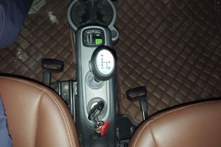 Used smart fortwo 2015 1.0 MHD New Year Special Edition Gear Lever