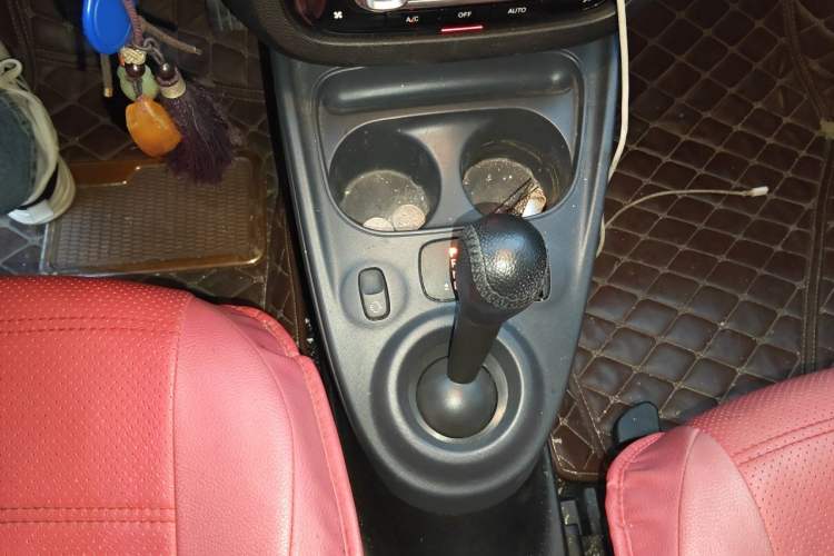 Used smart fortwo 2015 1.0L 52 kW Hardtop Passion Edition Gear Lever