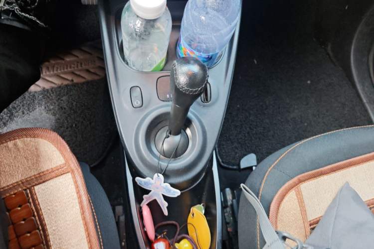 Used smart fortwo 2015 1.0L 52 kW Hardtop Passion Edition Gear Lever