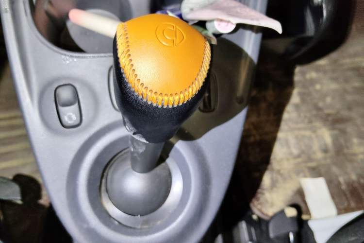 Used smart fortwo 2015 1.0L 52 kW Hardtop Passion Edition Gear Lever
