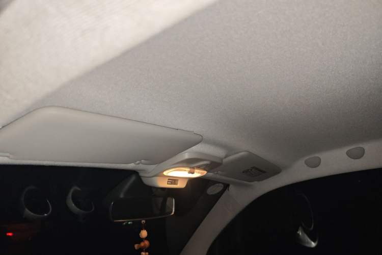 Used smart fortwo 2015 1.0L 52 kW hardtop Dynamic version Headliner