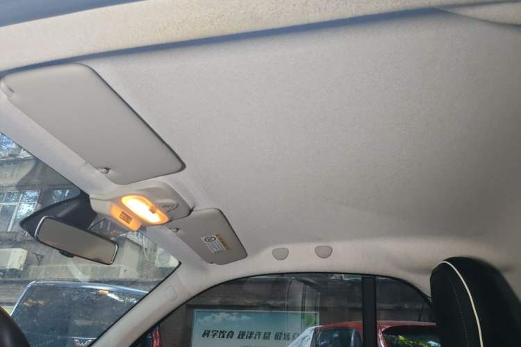 Used smart fortwo 2015 1.0L 52 kW hardtop Dynamic version Headliner