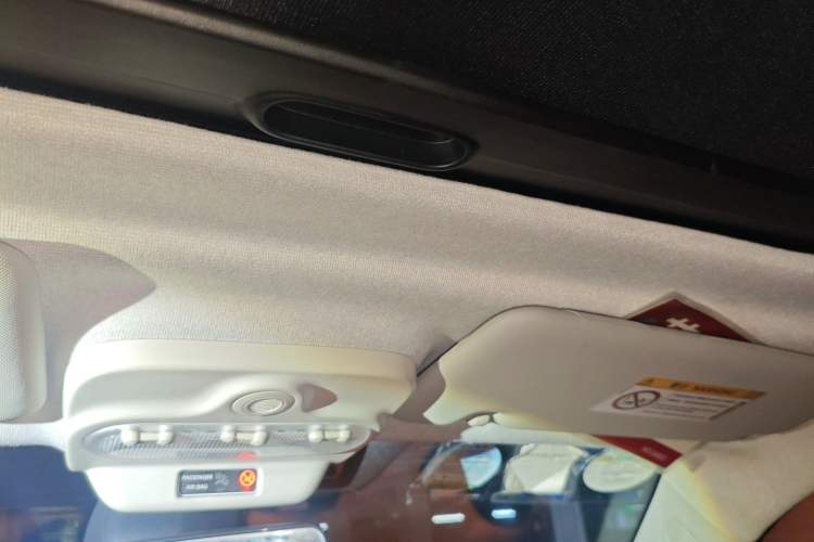 Used smart fortwo 2015 1.0L 52 kW Hardtop Passion Edition Headliner