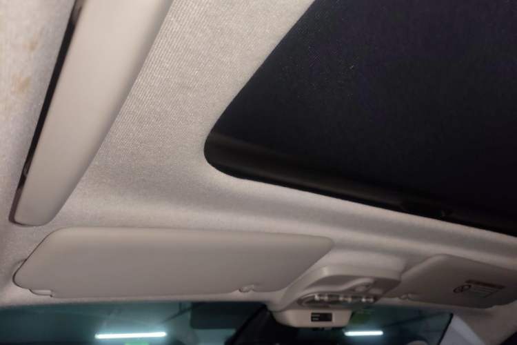 Used smart fortwo 2015 1.0L 52 kW Hardtop Passion Edition Headliner