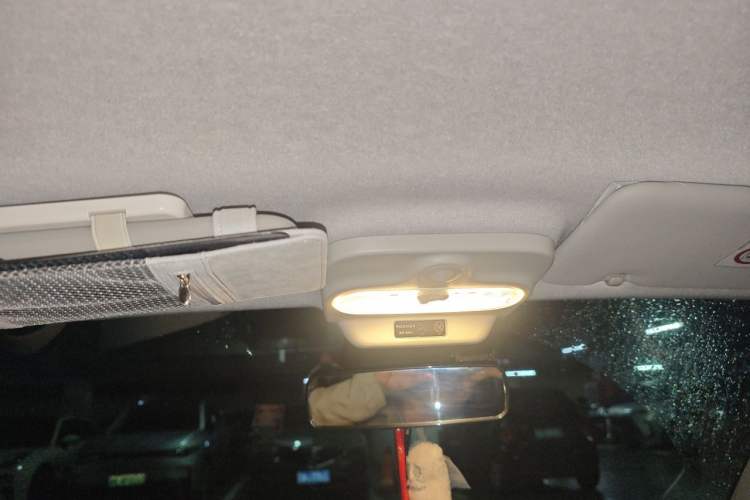 Used smart fortwo 2015 1.0L 52 kW hardtop Dynamic version Headliner