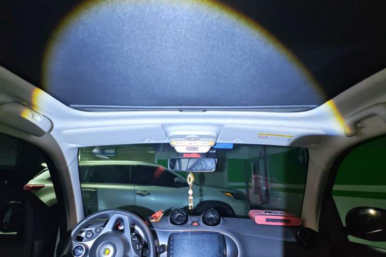 Used smart fortwo 2015 1.0L 52 kW Hardtop Passion Edition Headliner