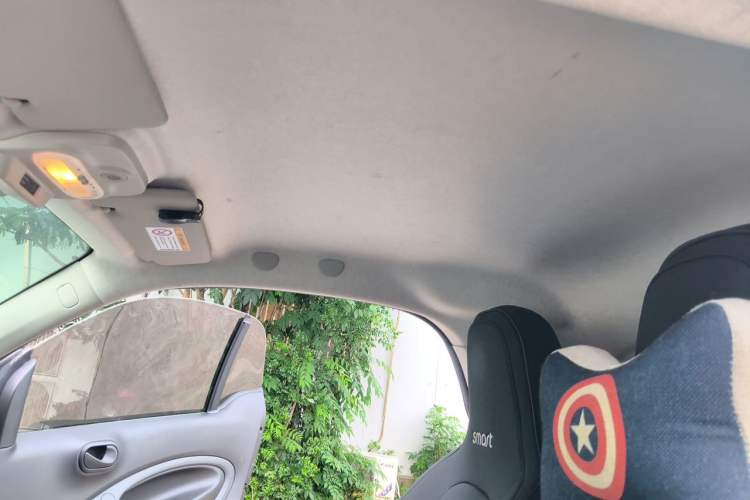 Used smart fortwo 2015 1.0L 52 kW hardtop Dynamic version Headliner