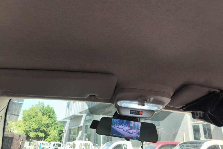 Used smart fortwo 2015 1.0L 52 kW hardtop Dynamic version Headliner