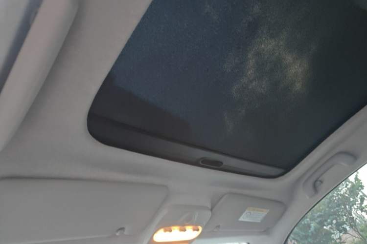 Used smart fortwo 2015 1.0L 52 kW Hardtop Passion Edition Headliner