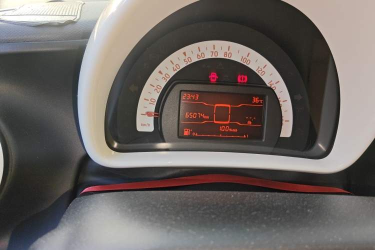 Used smart fortwo 2015 1.0L 52 kW hardtop Dynamic version Instrument Cluster