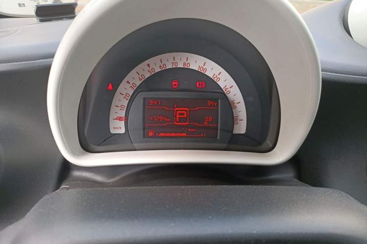 Used smart fortwo 2015 1.0L 52 kW hardtop Dynamic version Instrument Cluster