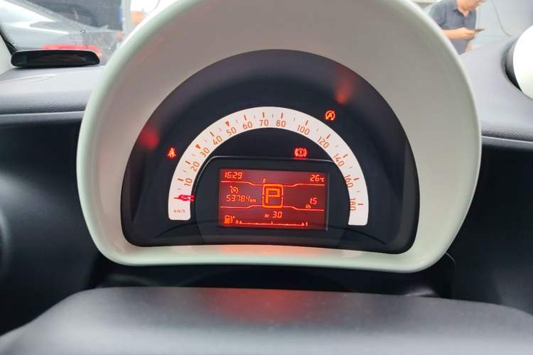 Used smart fortwo 2015 1.0L 52 kW hardtop Dynamic version Instrument Cluster