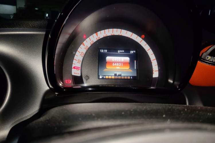 Used smart fortwo 2015 1.0L 52 kW Hardtop Passion Edition Instrument Cluster