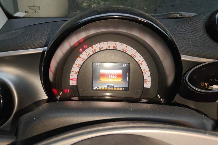 Used smart fortwo 2015 1.0L 52 kW Hardtop Passion Edition Instrument Cluster