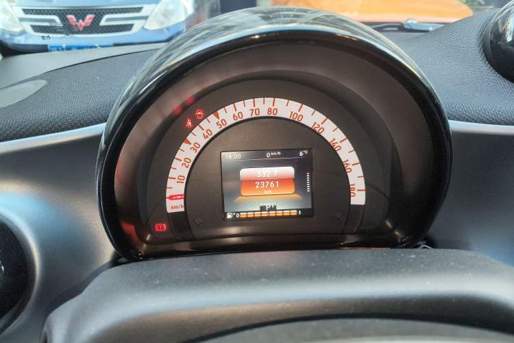 Used smart fortwo 2015 1.0L 52 kW Hardtop Passion Edition Instrument Cluster