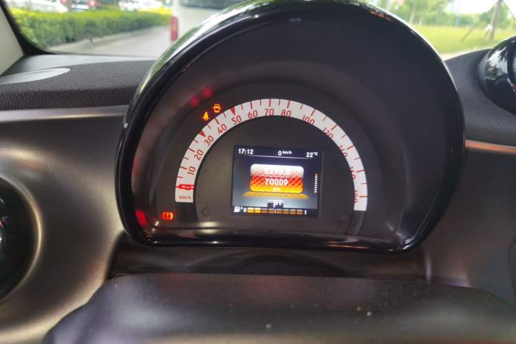 Used smart fortwo 2015 1.0L 52 kW Hardtop Passion Edition Instrument Cluster