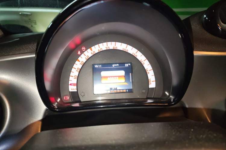 Used smart fortwo 2015 1.0L 52 kW Hardtop Passion Edition Instrument Cluster